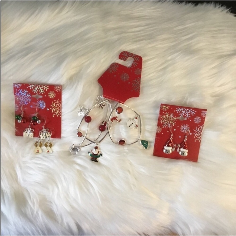 Kohl’s Woman’s jewelry set earrings and charm bracelets all new never wo…